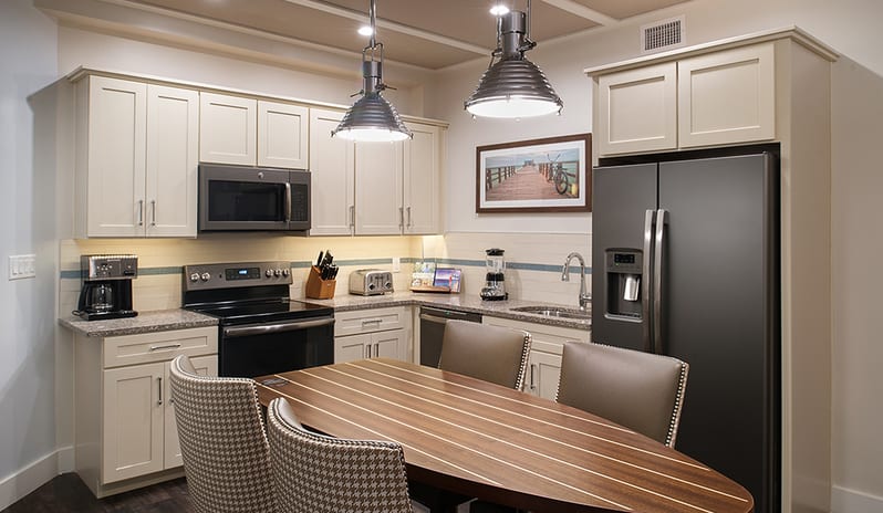 Waterline Marina Resort & Beach Club - Island Suite Kitchen